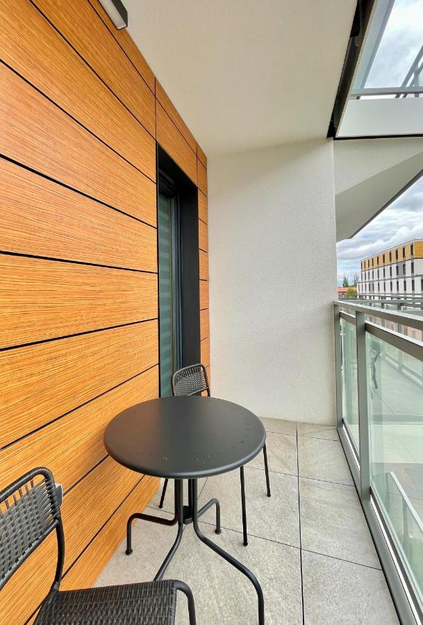 Modern Green Apartment — Photos 3