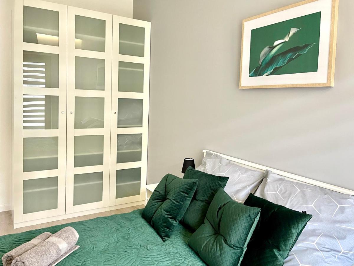 Modern Green Apartment — Photos 2